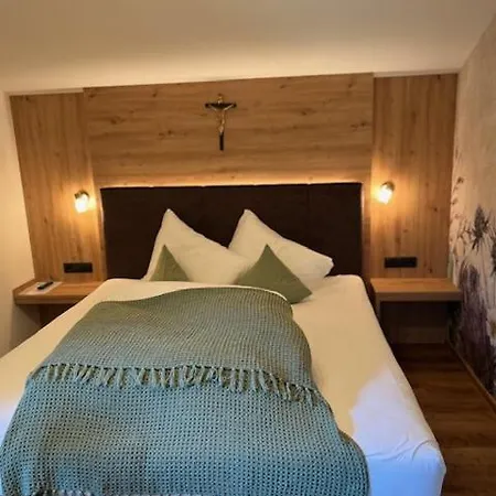 Gartenhaus Zur Kroellin Майрхофен