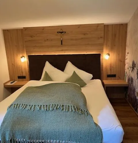 Gartenhaus Zur Kroellin Майрхофен